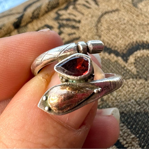 Vintage silver, copper and red stone ring. - Picture 7 of 8